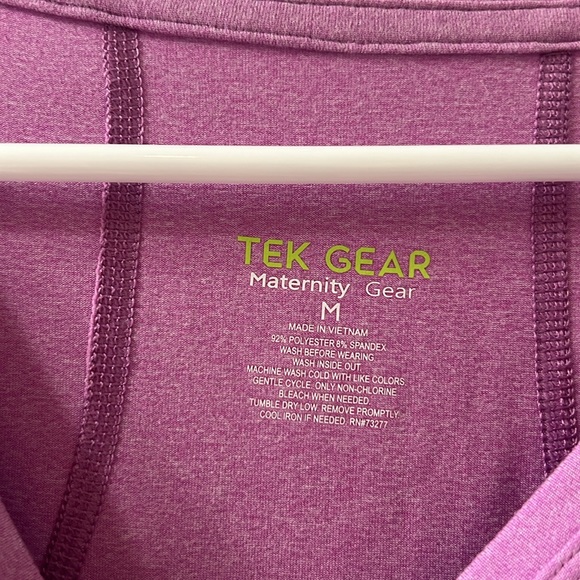 Maternity workout top. - Picture 2 of 4